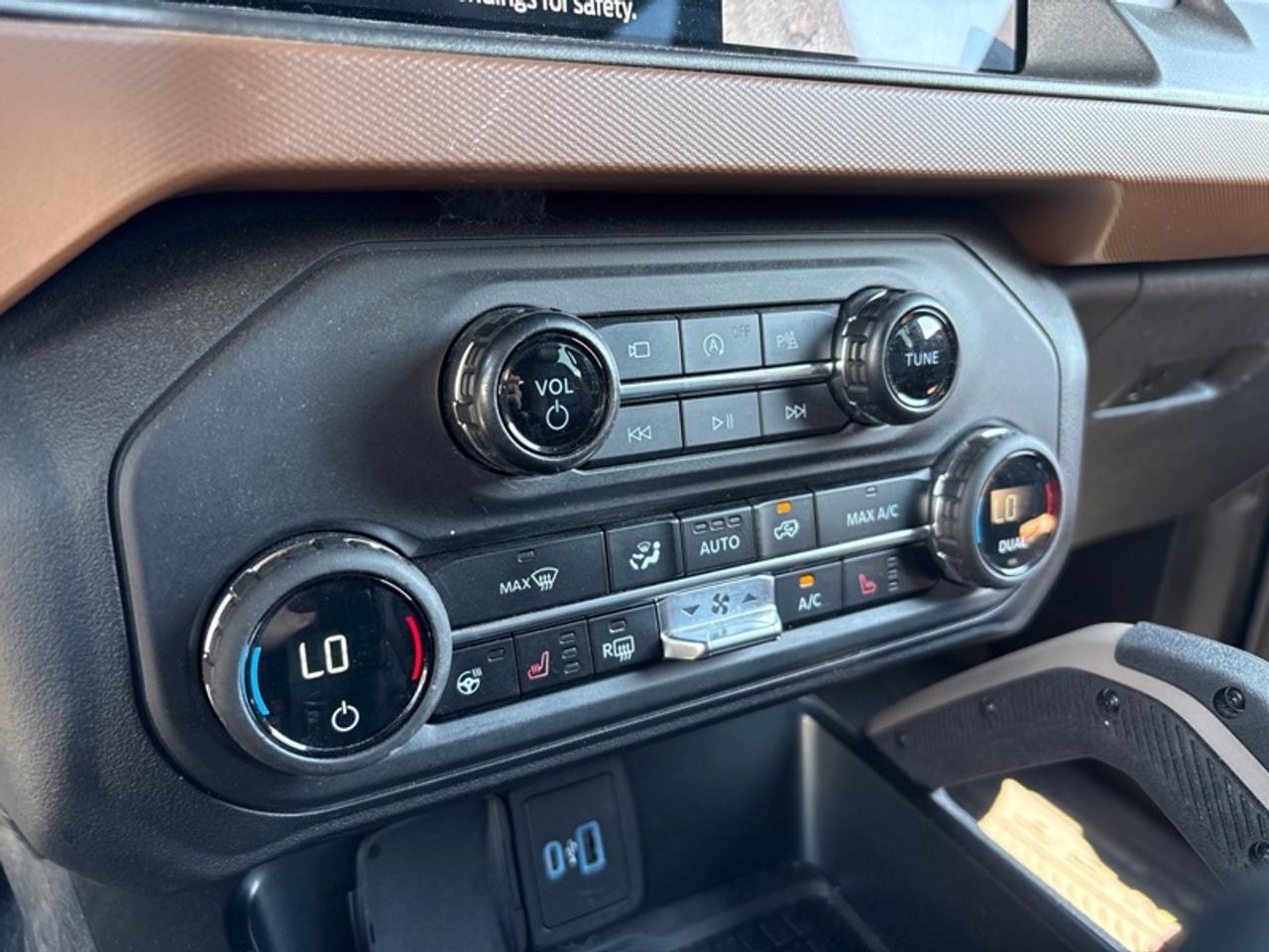 2024 Ford Bronco Outer Banks  360 CAM|Leather|adaptive Cruise Photo