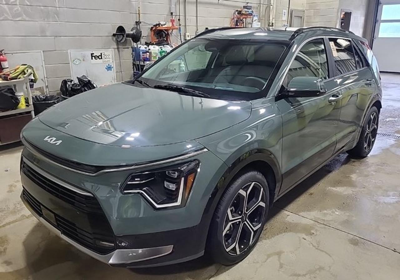 Used 2025 Kia NIRO SX | Leather | Sunroof | HUD | Cooled + Heated Seats | Harman Kardon Audio | Power Seats | and More! for sale in Guelph, ON