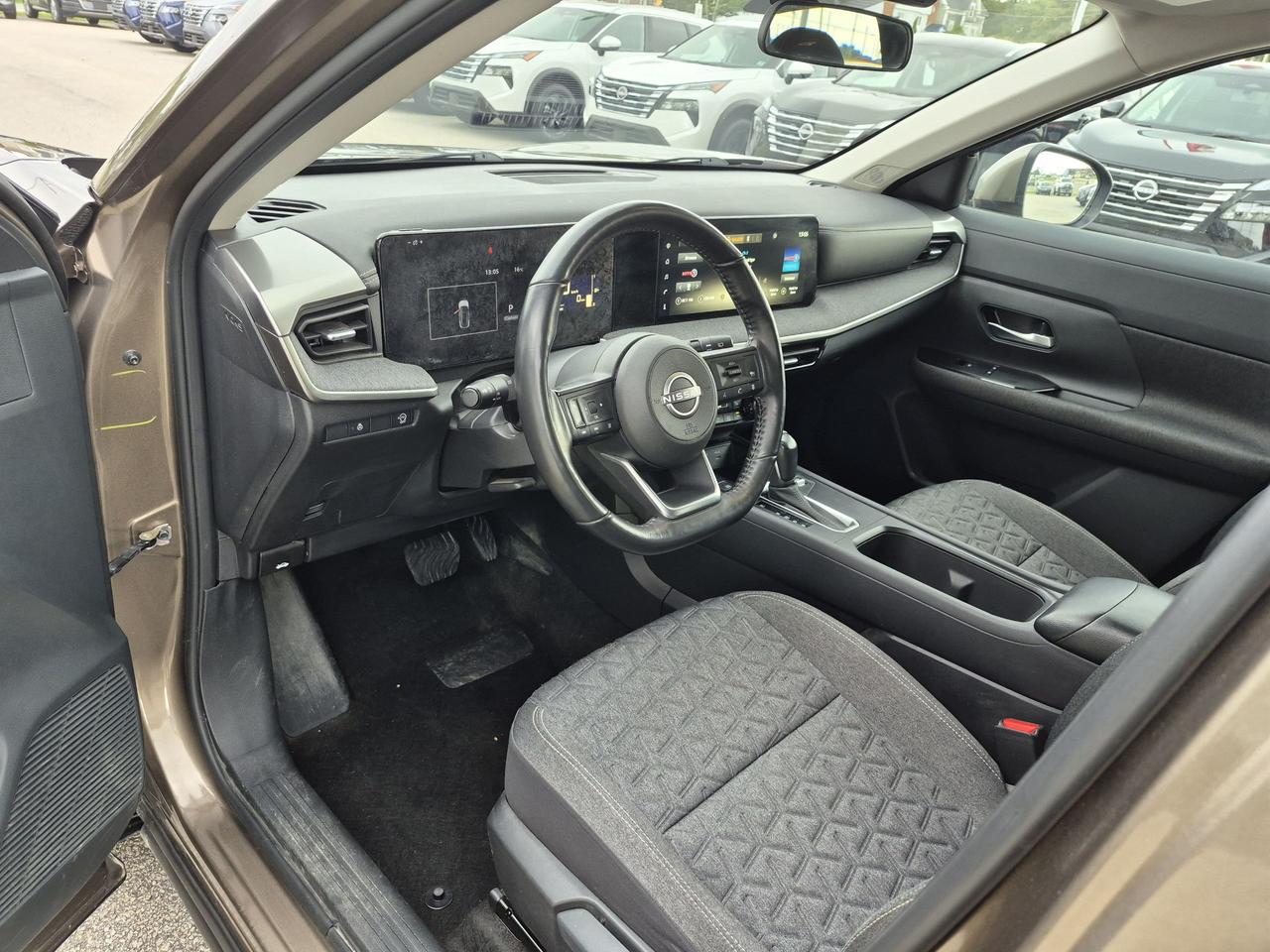 2025 Nissan Kicks SV Photo