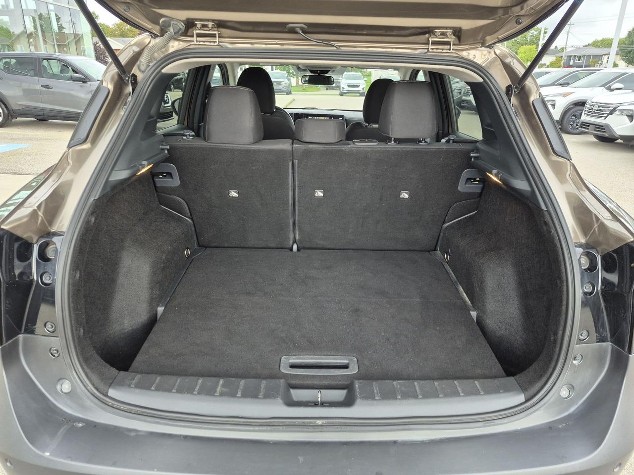 2025 Nissan Kicks SV Photo