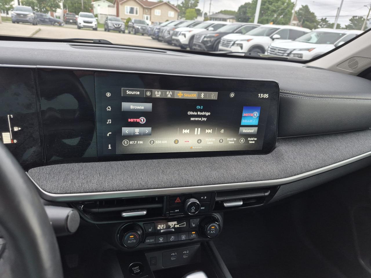 2025 Nissan Kicks SV Photo