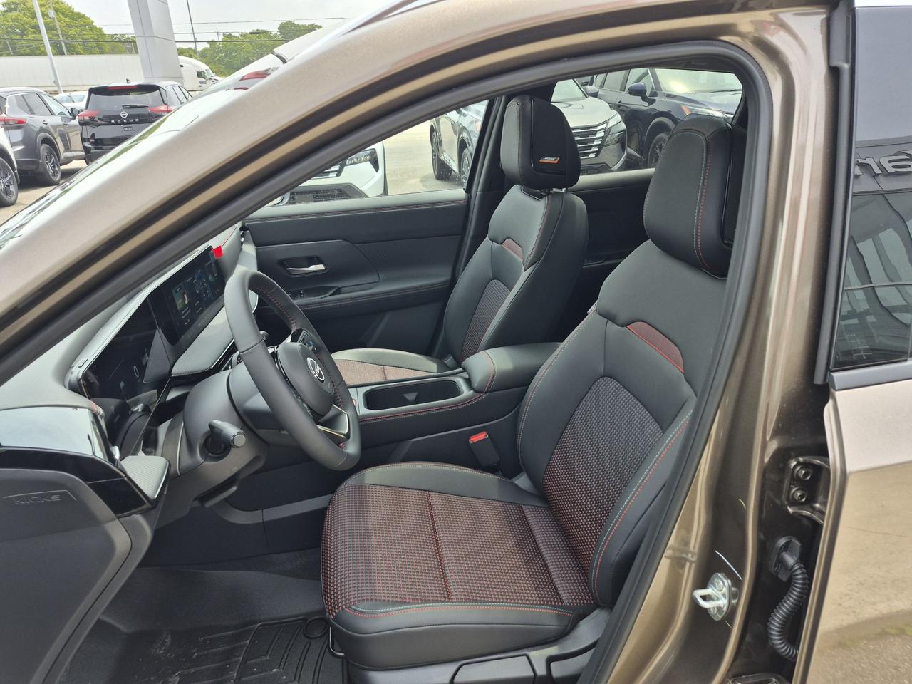 2026 Nissan Kicks SR PREMIUM Photo