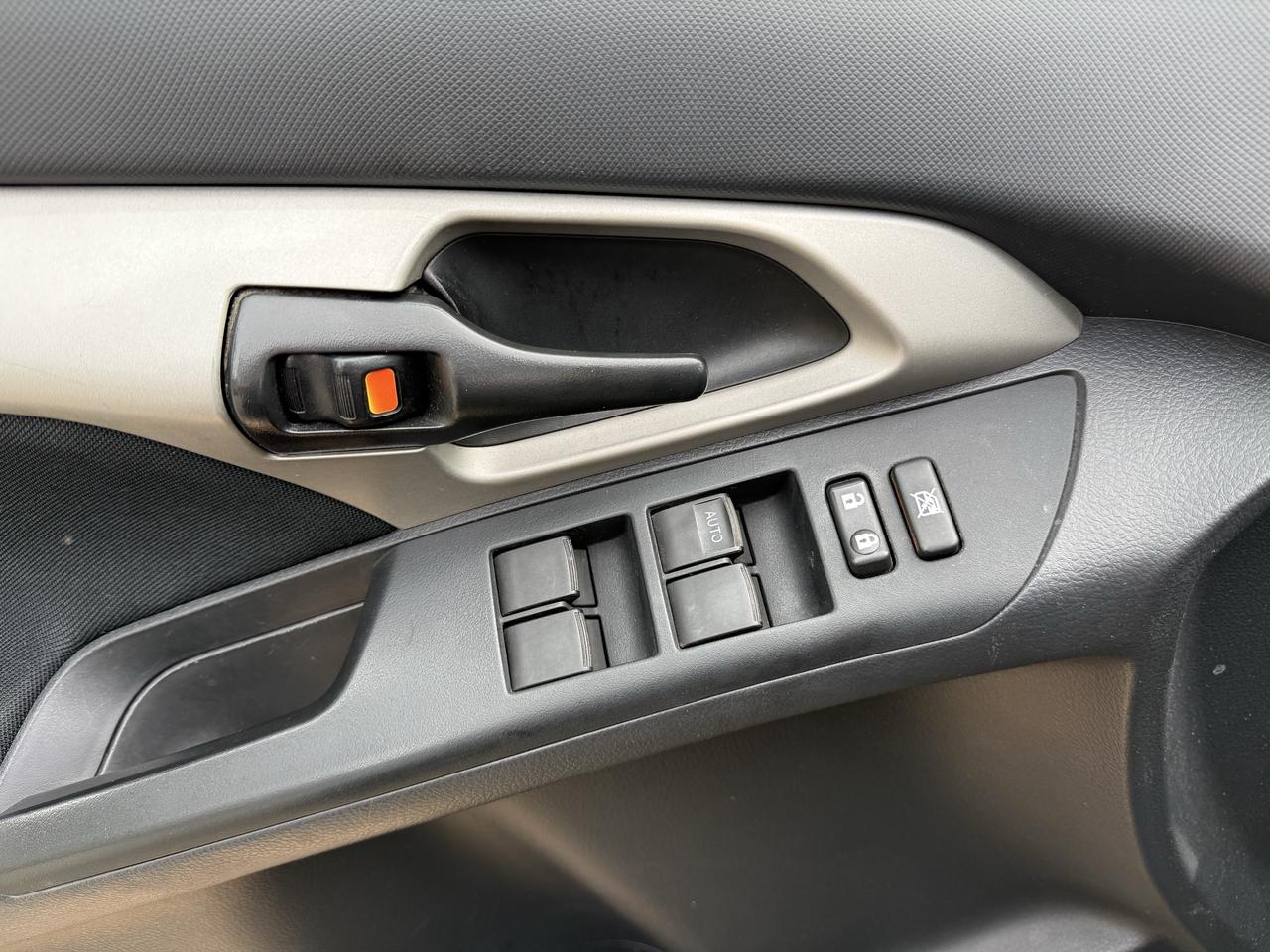 2013 Toyota Matrix CONVENIENCE PKG Photo
