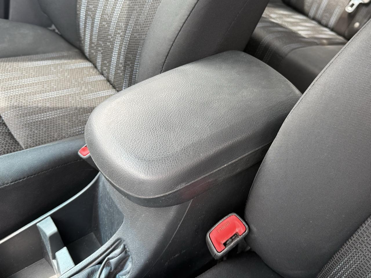 2013 Toyota Matrix CONVENIENCE PKG Photo