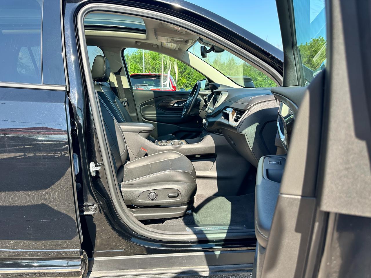 2020 GMC Terrain Denali AWD HTD/CLD Leather PanoRoof NAV BOSE XM AC Photo