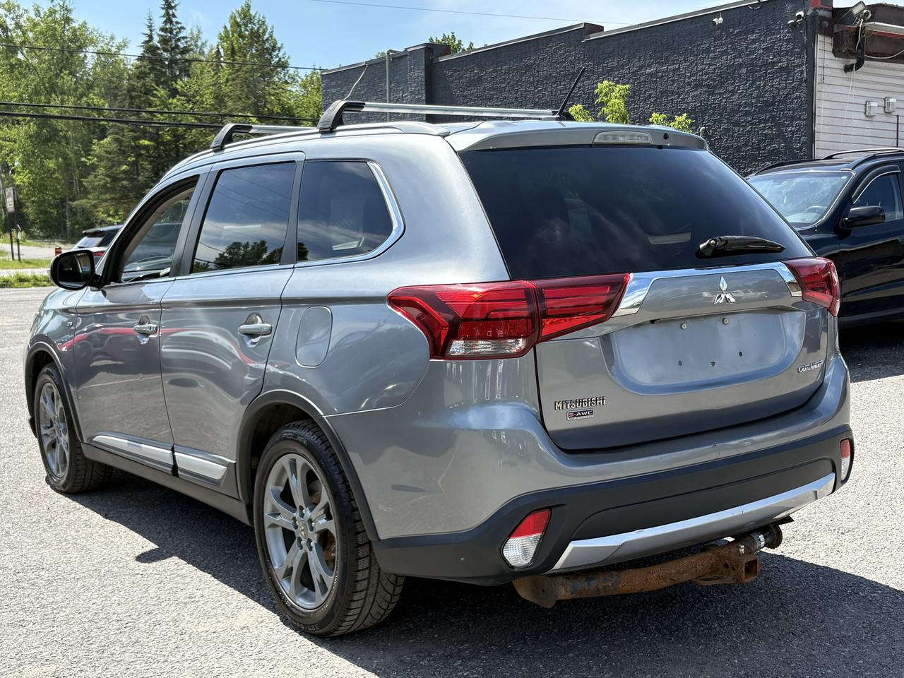 2016 Mitsubishi Outlander GT Photo4