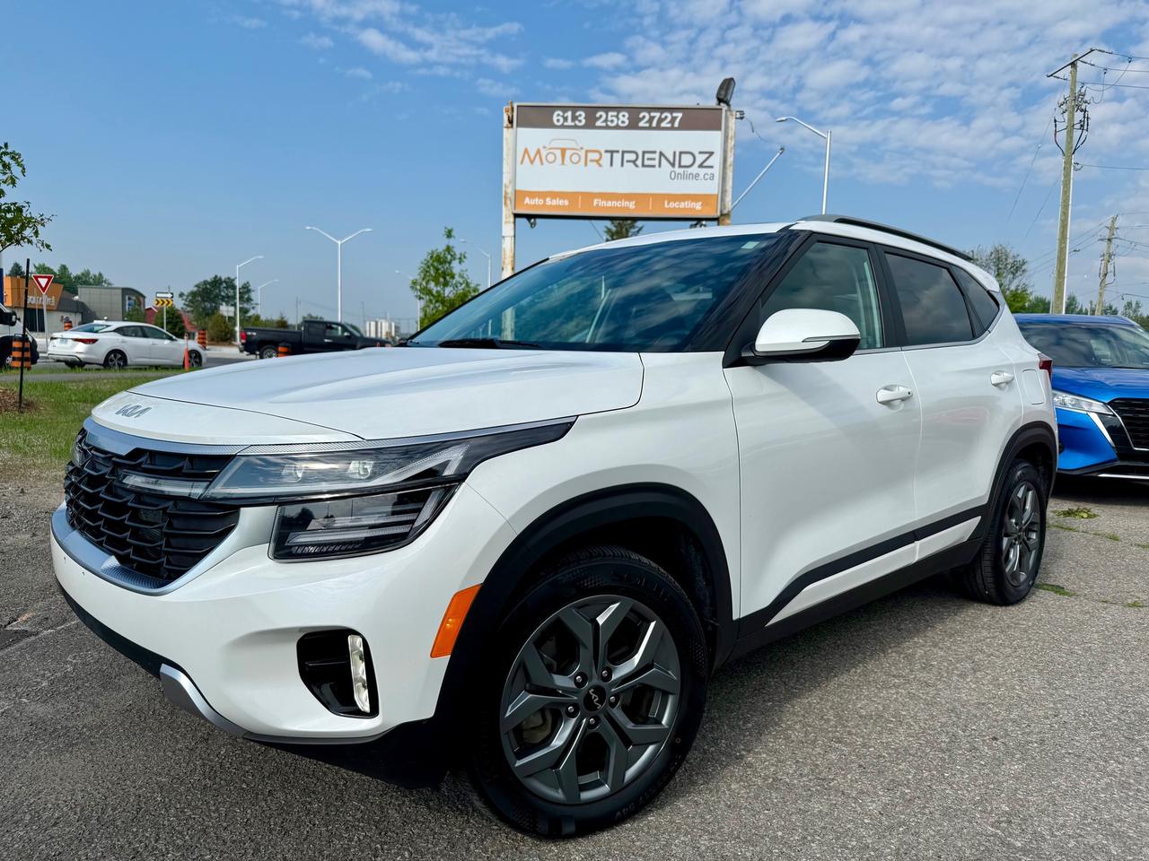 Sunroof ! Leather ! CarPlay ! AutoStart ! Heated Steering and Seats ! BackupCam !