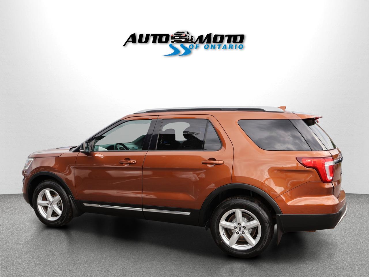 2017 Ford Explorer XLT 4WD CERTIFIED *ACCIDENT FREE*38 SERVICE* CAMERA NAV BLUETOOTH LEATHER HEATED SEATS SUNROOF CRUISE ALLOYS Photo