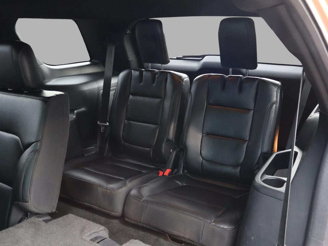 2017 Ford Explorer XLT 4WD CERTIFIED *ACCIDENT FREE*38 SERVICE* CAMERA NAV BLUETOOTH LEATHER HEATED SEATS SUNROOF CRUISE ALLOYS Photo