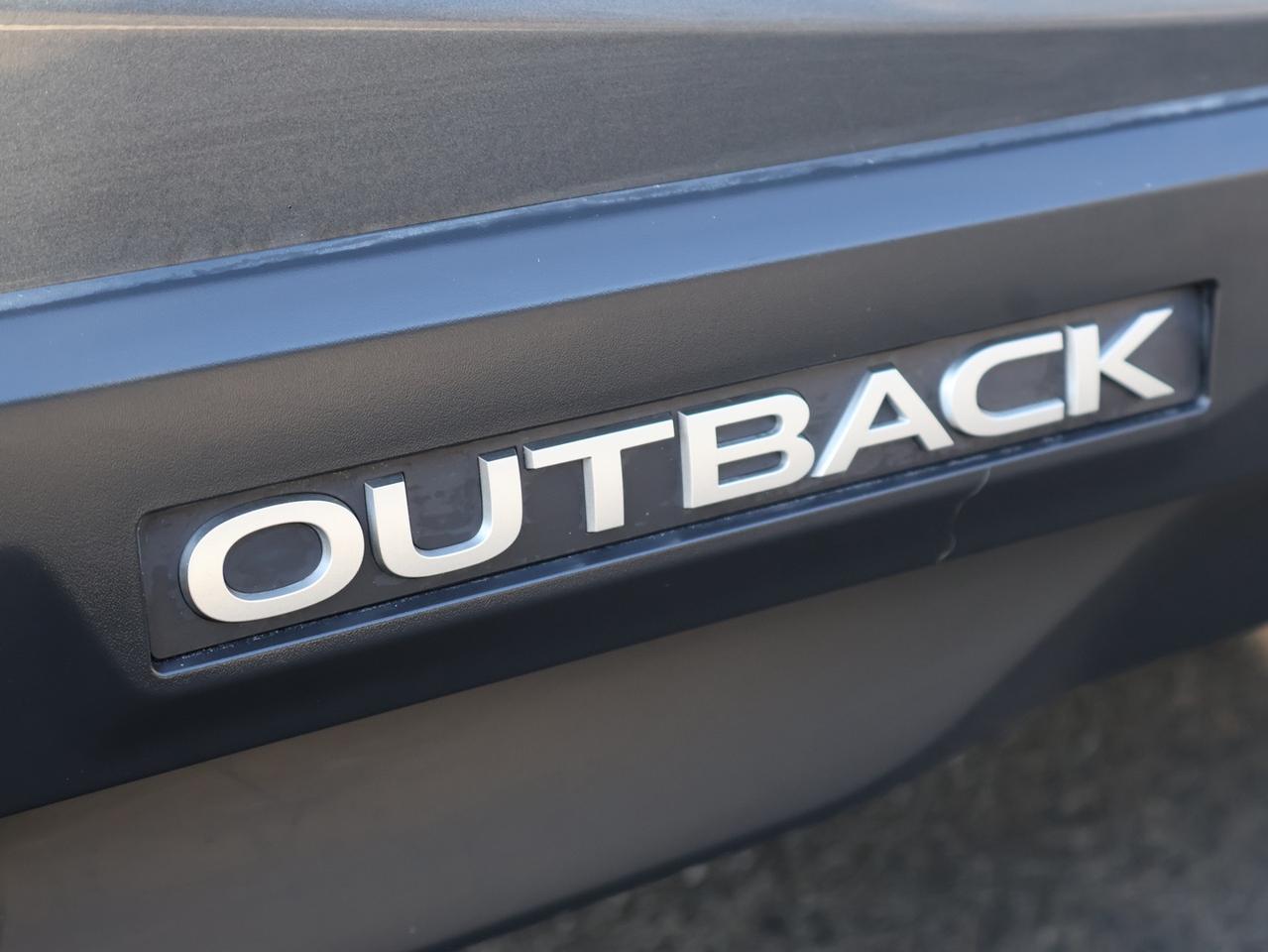 2020 Subaru Outback LIMITED AWD CERTIFIED *ACCIDENT FREE* CAMERA NAV BLUETOOTH LEATHER HEATED SEATS SUNROOF CRUISE ALLOYS Photo