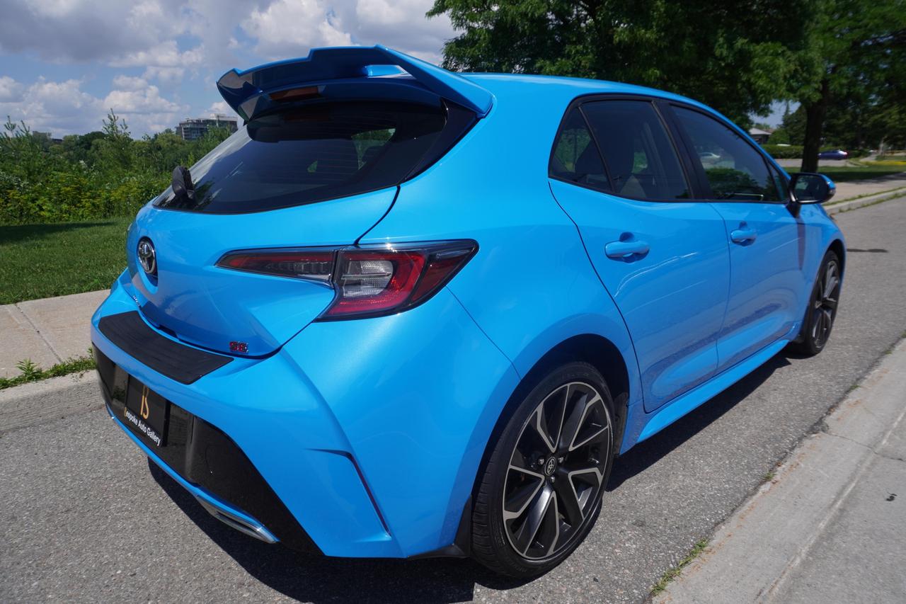 2020 Toyota Corolla Hatchback SE / SPORTY / OWNER OWNER / 6SPD MANUAL / ACCIDENT FREE / RELIABLE! Photo