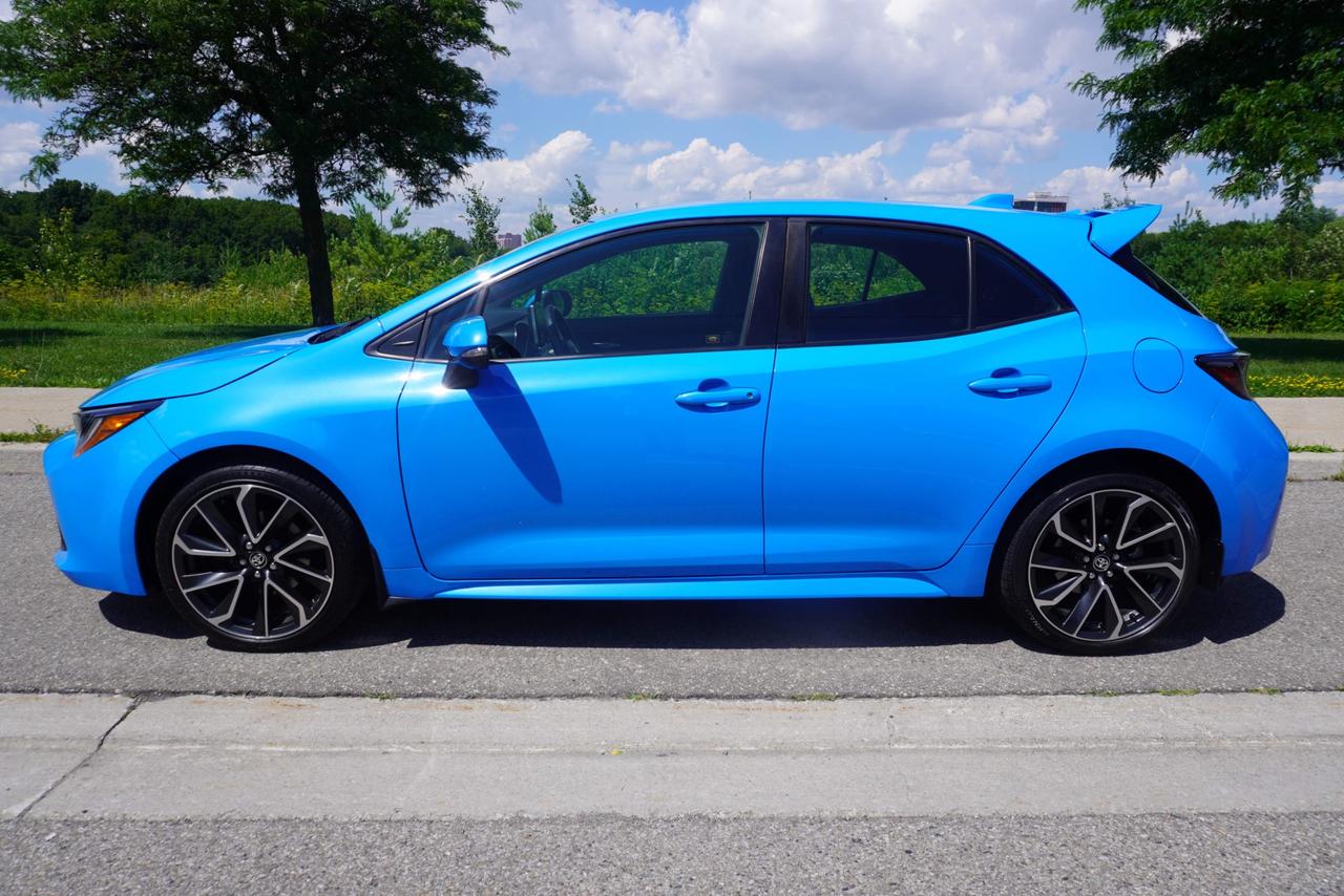 2020 Toyota Corolla Hatchback SE / SPORTY / OWNER OWNER / 6SPD MANUAL / ACCIDENT FREE / RELIABLE! Photo