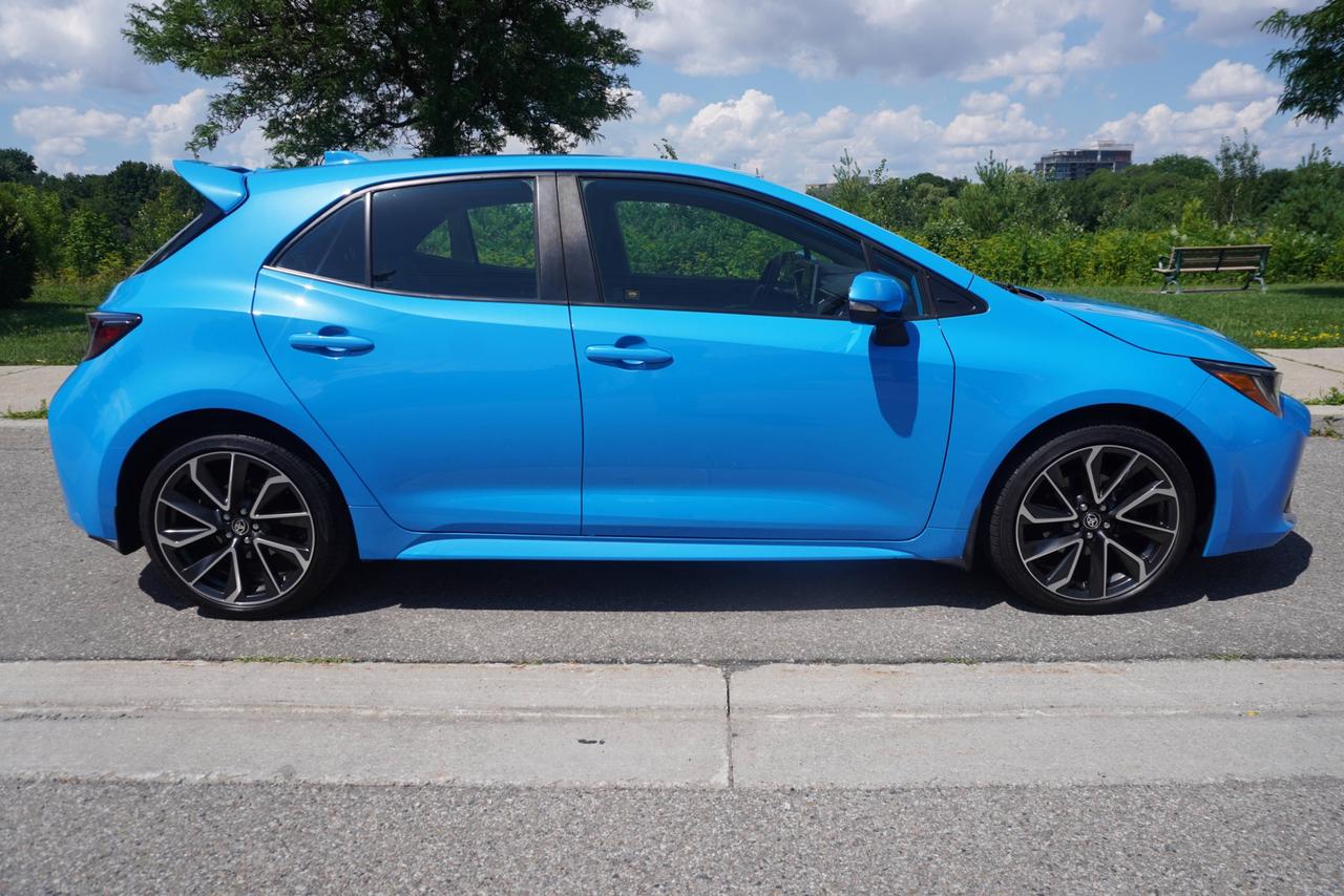 2020 Toyota Corolla Hatchback SE / SPORTY / OWNER OWNER / 6SPD MANUAL / ACCIDENT FREE / RELIABLE! Photo