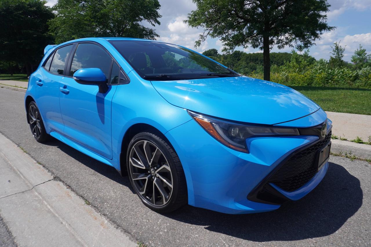 2020 Toyota Corolla Hatchback SE / SPORTY / OWNER OWNER / 6SPD MANUAL / ACCIDENT FREE / RELIABLE! Photo