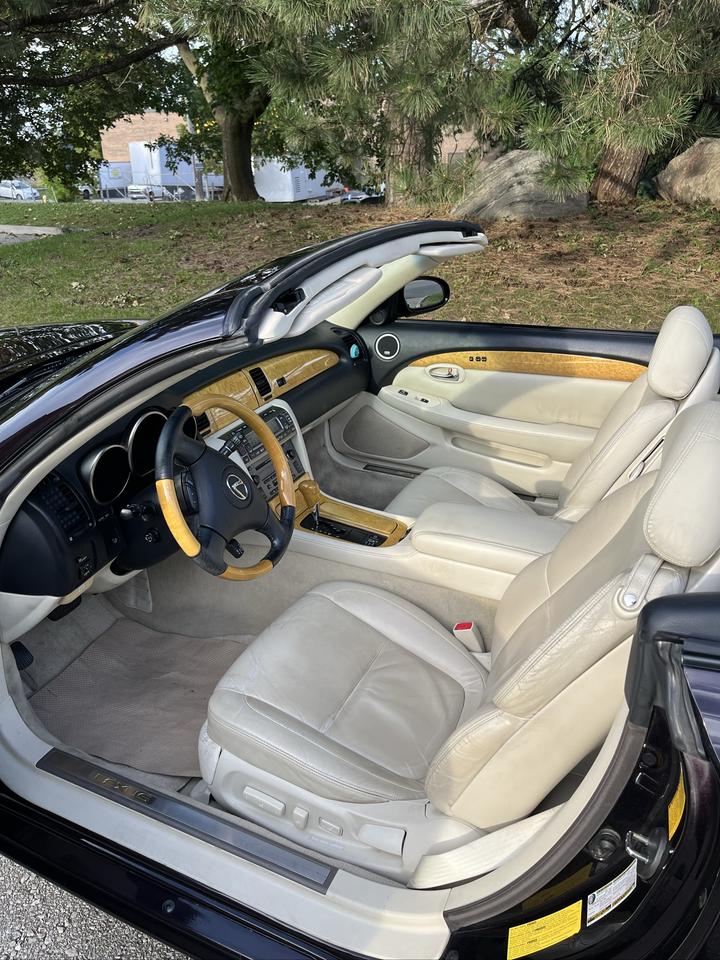 2005 Lexus SC 430 RARE COLOUR COMBO. - FULLY EQUIPPED!! Photo