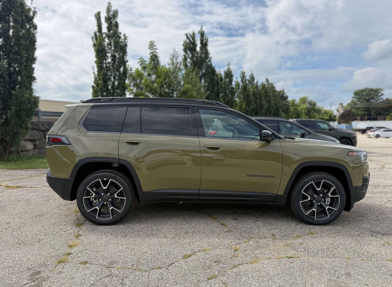 2026 Jeep Cherokee Overland 4x4 Photo