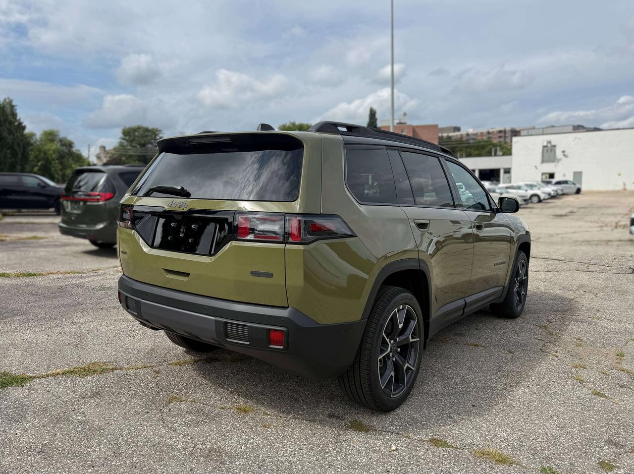 2026 Jeep Cherokee Overland 4x4 Photo4