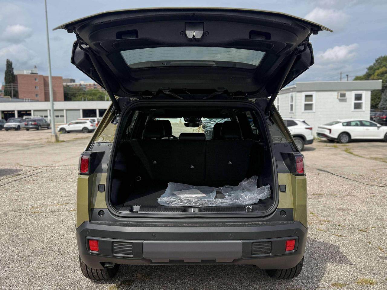 2026 Jeep Cherokee Overland 4x4 Photo