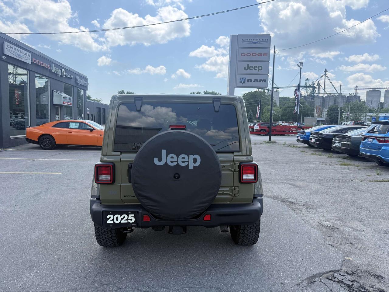 2025 Jeep Wrangler Willys '41 4Xe Photo3