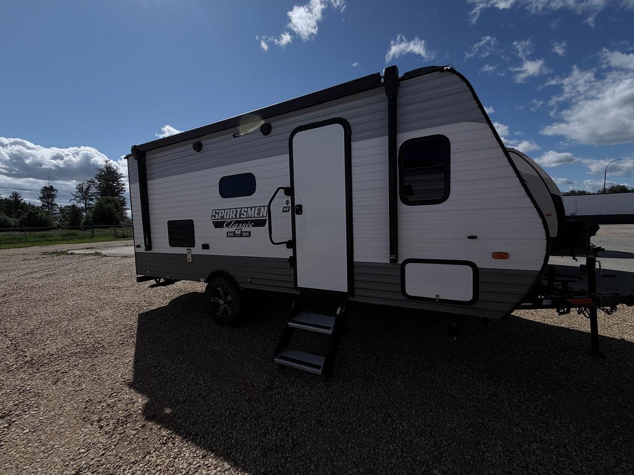 2022 KZ-SPORTSMAN 181BH CLASSIC Photo1