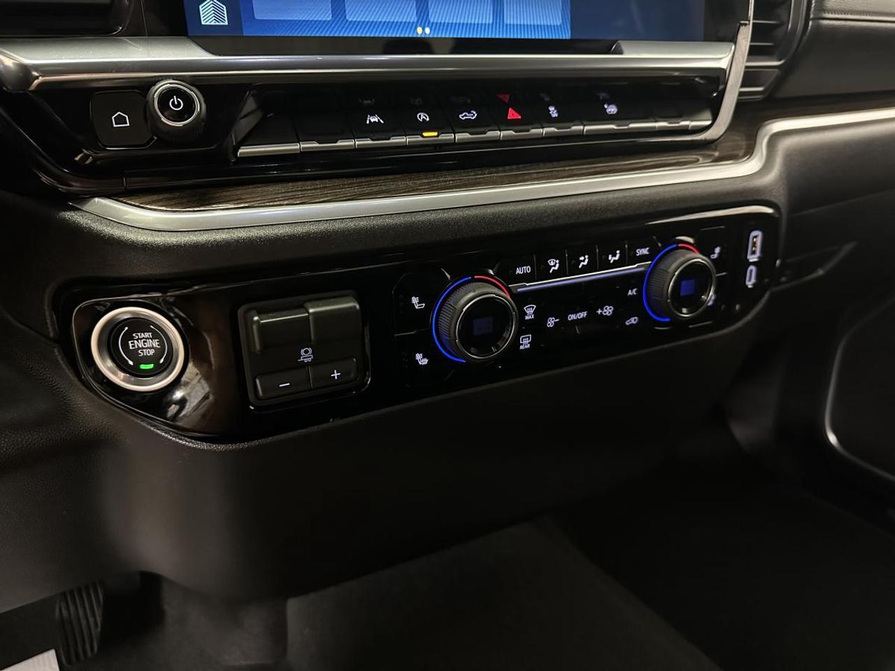 2026 Chevrolet Silverado 1500 4WD Crew Cab 147" LT Photo