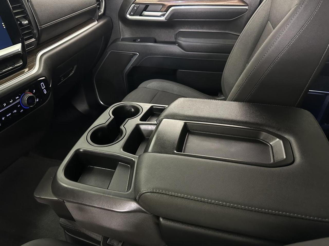2026 Chevrolet Silverado 1500 4WD Crew Cab 147" LT Photo