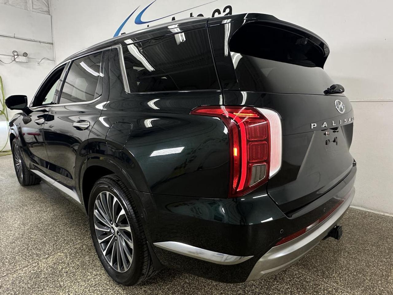 2024 Hyundai PALISADE Ultimate Calligraphy 7-Passenger AWD/PANOROOF/32KM/OFF 1 OWNER HYUNDAI LEASE! Photo