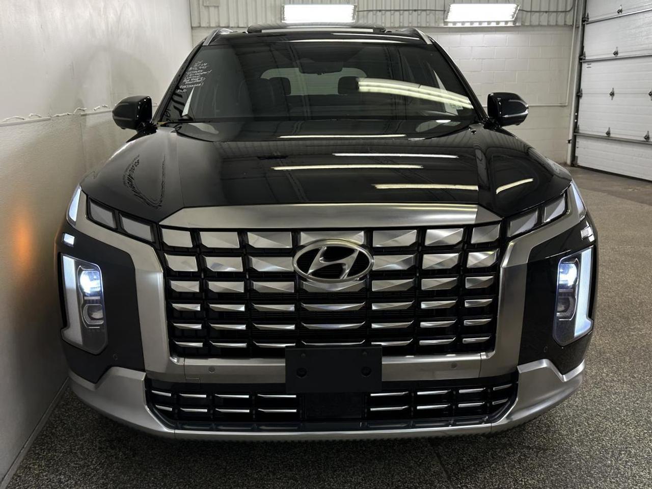 2024 Hyundai PALISADE Ultimate Calligraphy 7-Passenger AWD/PANOROOF/32KM/OFF 1 OWNER HYUNDAI LEASE! Photo