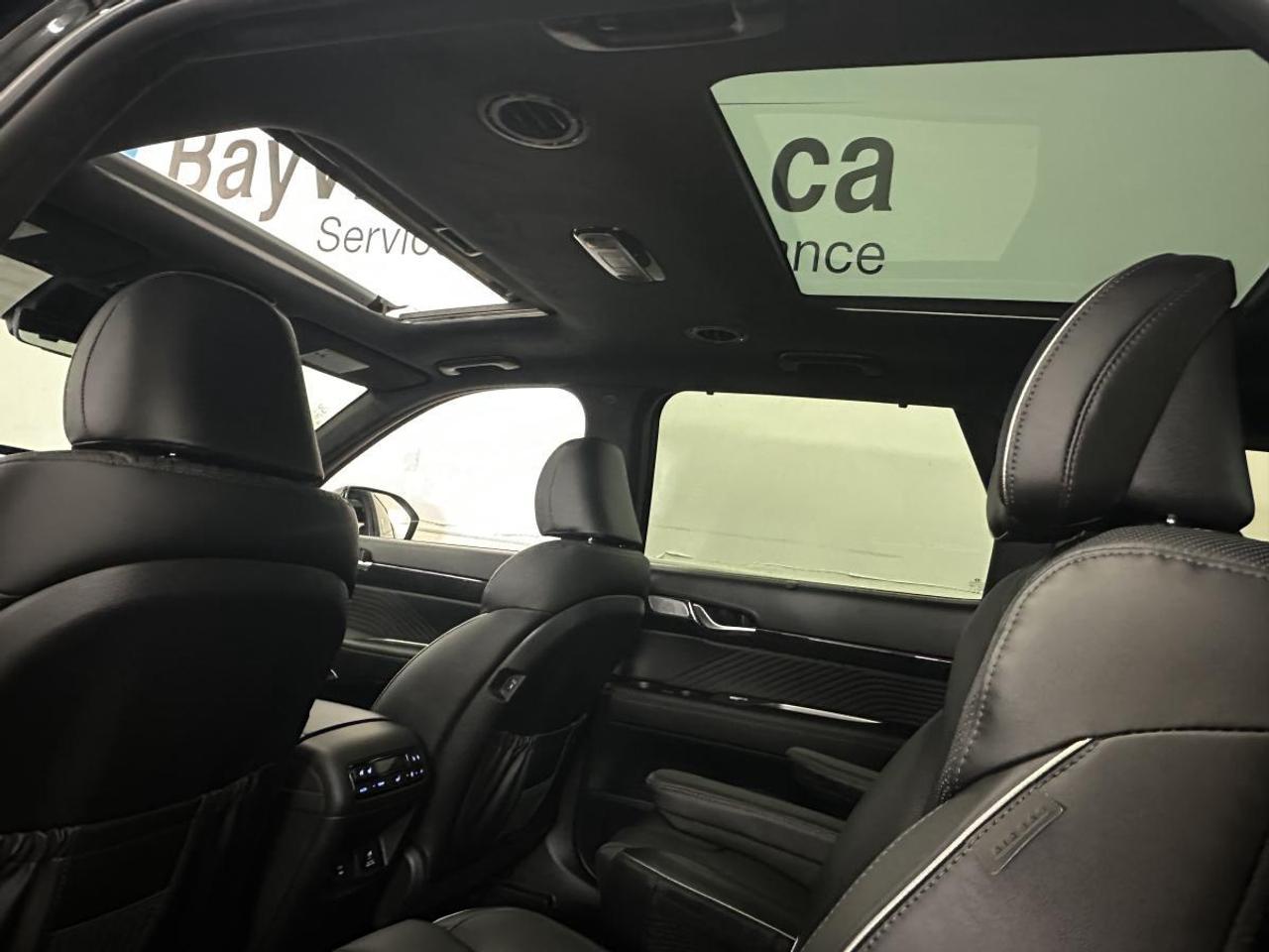 2024 Hyundai PALISADE Ultimate Calligraphy 7-Passenger AWD/PANOROOF/32KM/OFF 1 OWNER HYUNDAI LEASE! Photo