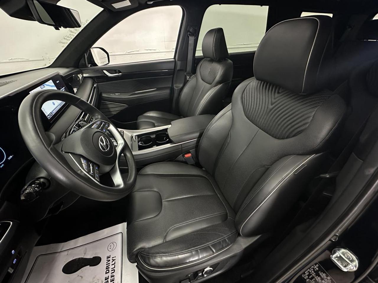 2024 Hyundai PALISADE Ultimate Calligraphy 7-Passenger AWD/PANOROOF/32KM/OFF 1 OWNER HYUNDAI LEASE! Photo
