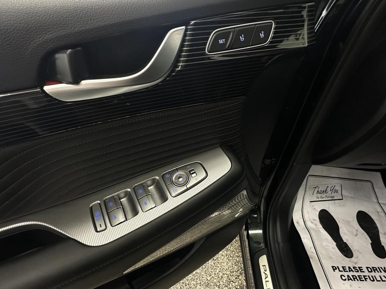 2024 Hyundai PALISADE Ultimate Calligraphy 7-Passenger AWD/PANOROOF/32KM/OFF 1 OWNER HYUNDAI LEASE! Photo