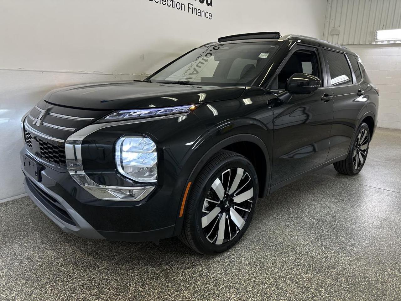 2025 Mitsubishi Outlander SEL S-AWC Photo