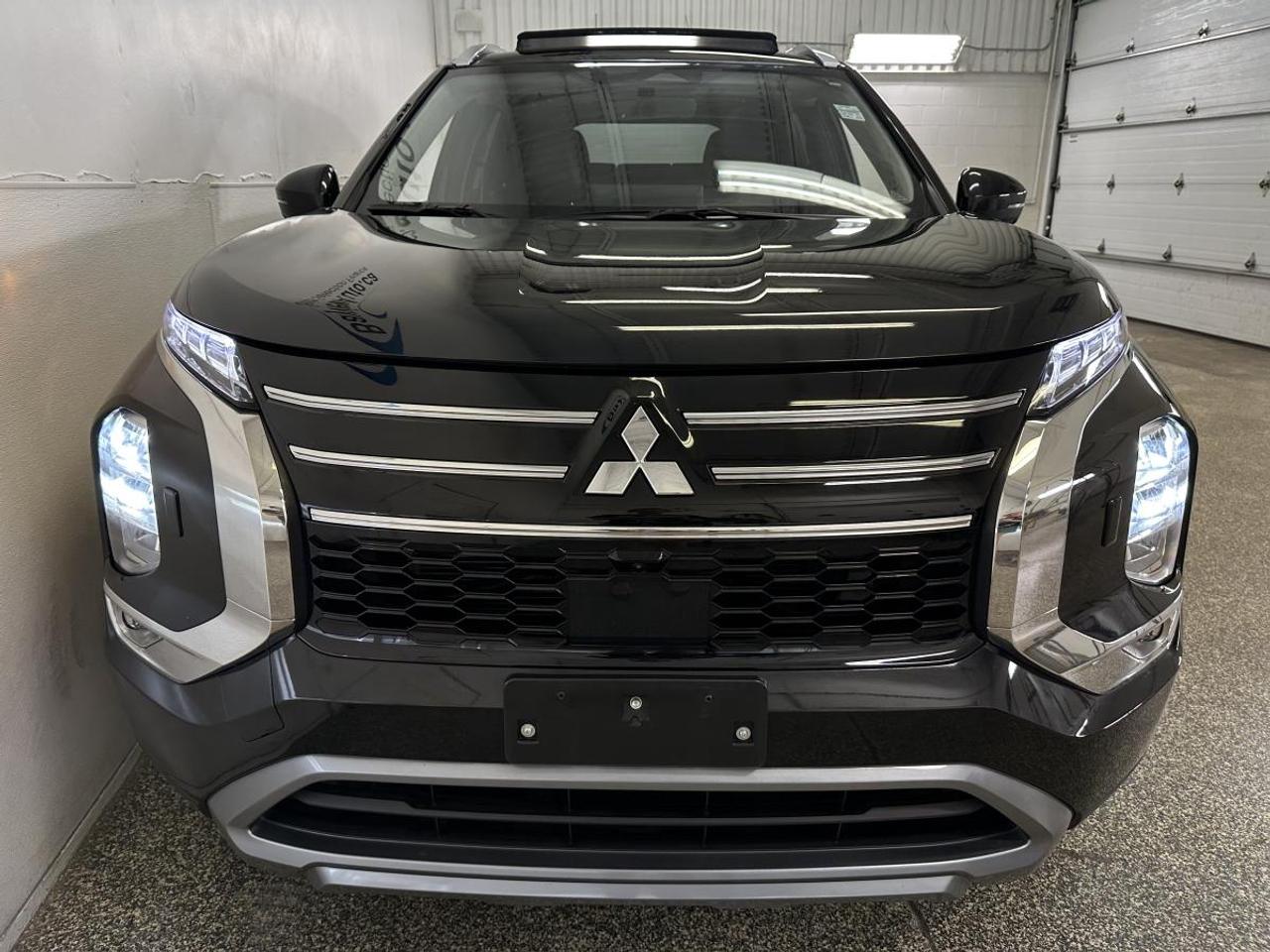 2025 Mitsubishi Outlander SEL S-AWC Photo