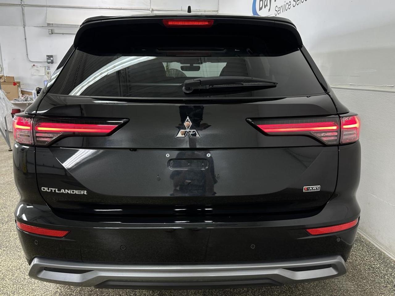 2025 Mitsubishi Outlander SEL S-AWC Photo