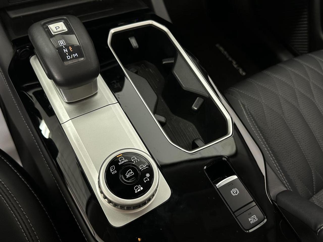 2025 Mitsubishi Outlander SEL S-AWC Photo