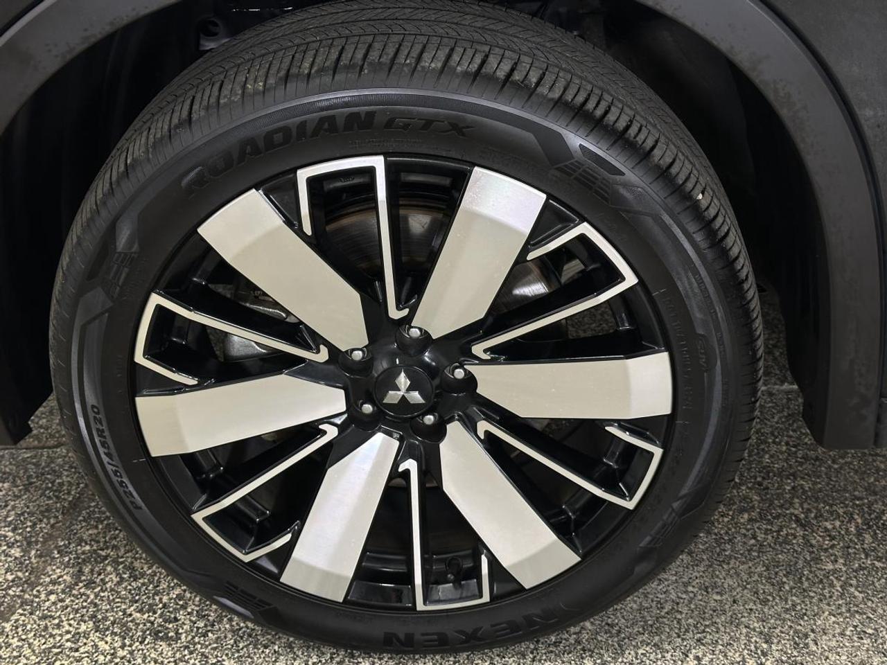 2025 Mitsubishi Outlander SEL S-AWC Photo