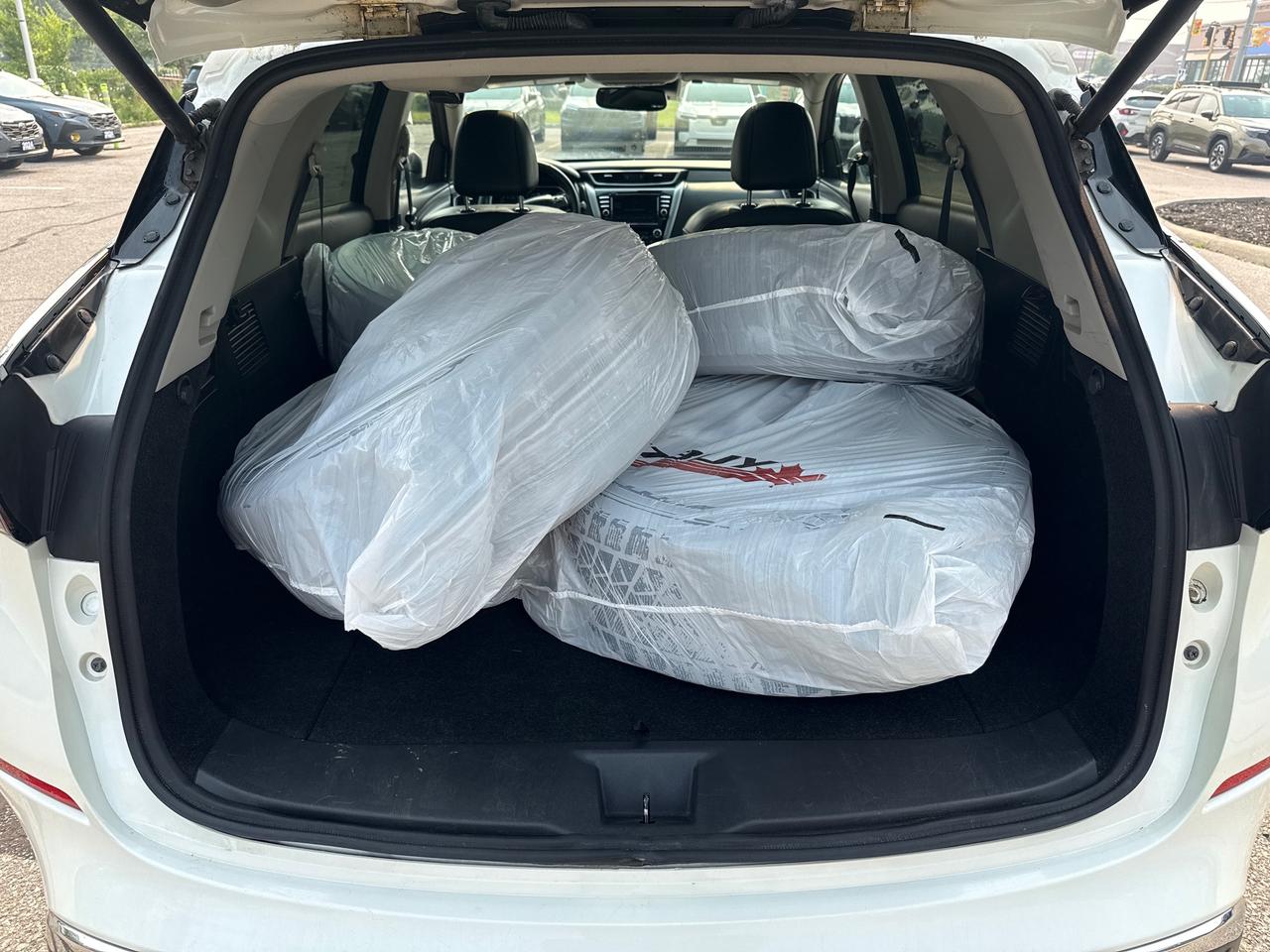 2020 Nissan Murano NO ACCIDENTS!! LOW KM'S!! WINTER TIRES!! Photo