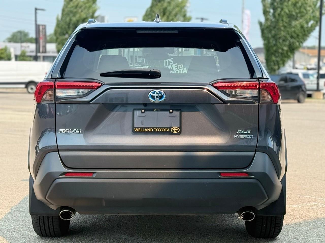 2022 Toyota RAV4 Hybrid XLE HEATED SEATS-HEATED STEERING WHEEL-SUNROOF-HYBRID-NO ACCIDENTS- Photo