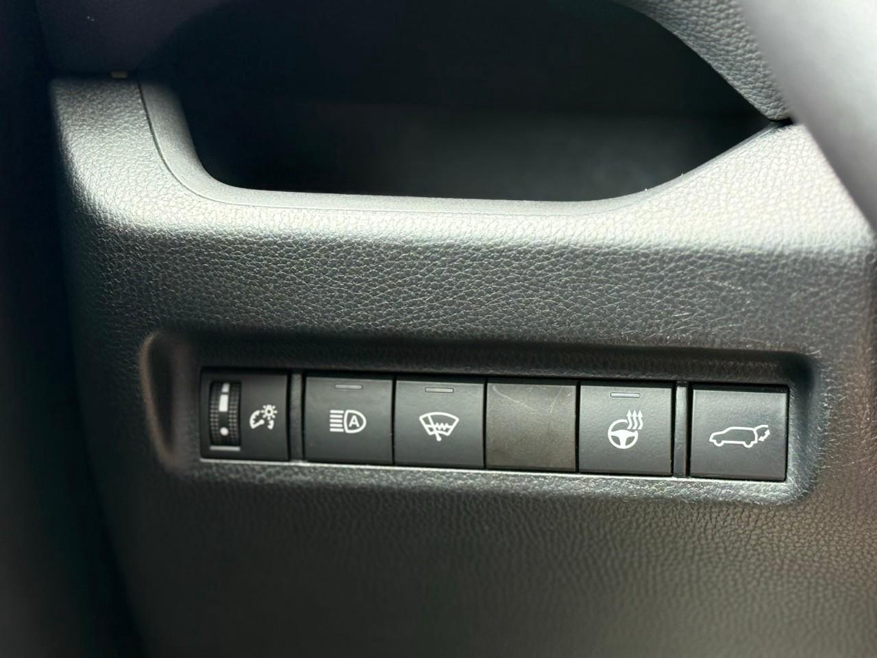 2022 Toyota RAV4 Hybrid XLE HEATED SEATS-HEATED STEERING WHEEL-SUNROOF-HYBRID-NO ACCIDENTS- Photo