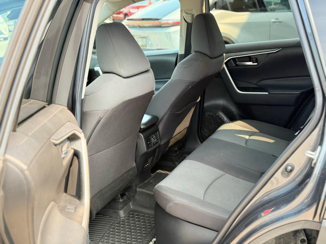2022 Toyota RAV4 Hybrid XLE HEATED SEATS-HEATED STEERING WHEEL-SUNROOF-HYBRID-NO ACCIDENTS- Photo