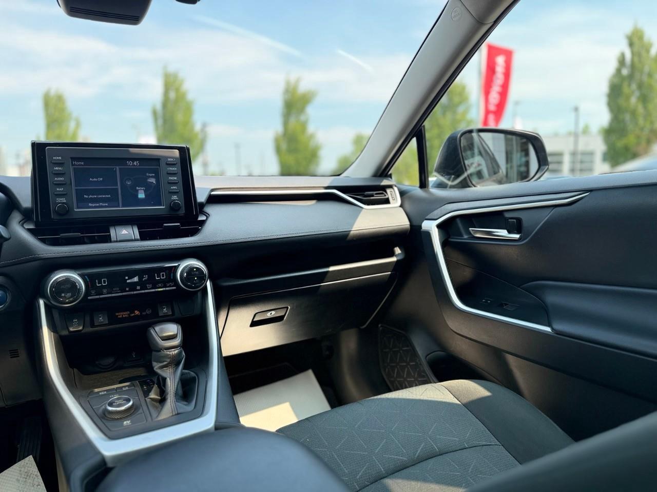 2022 Toyota RAV4 Hybrid XLE HEATED SEATS-HEATED STEERING WHEEL-SUNROOF-HYBRID-NO ACCIDENTS- Photo