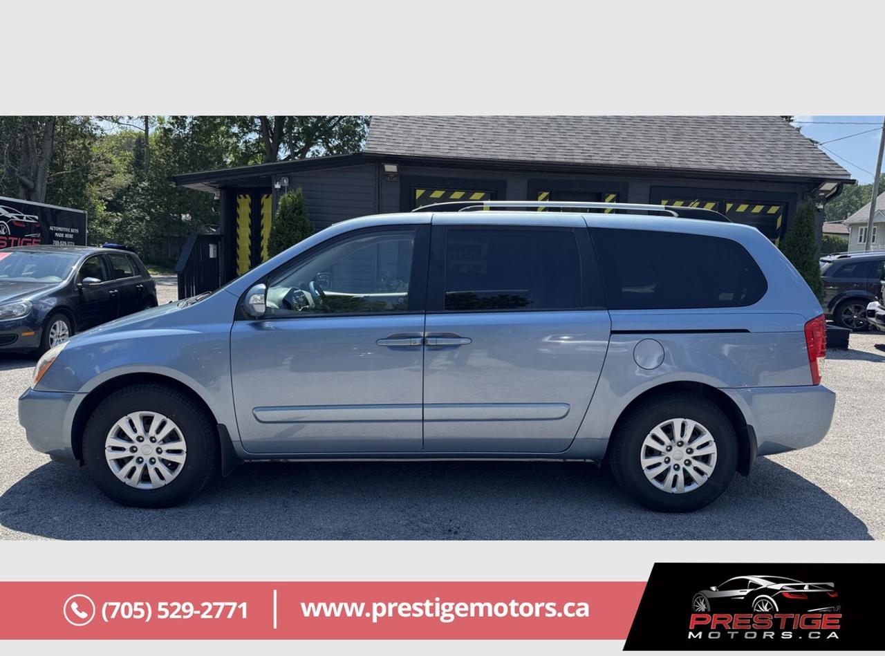 2012 Kia Sedona LX Photo