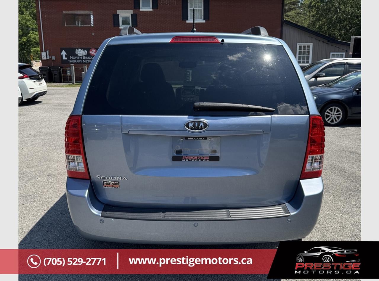 2012 Kia Sedona LX Photo