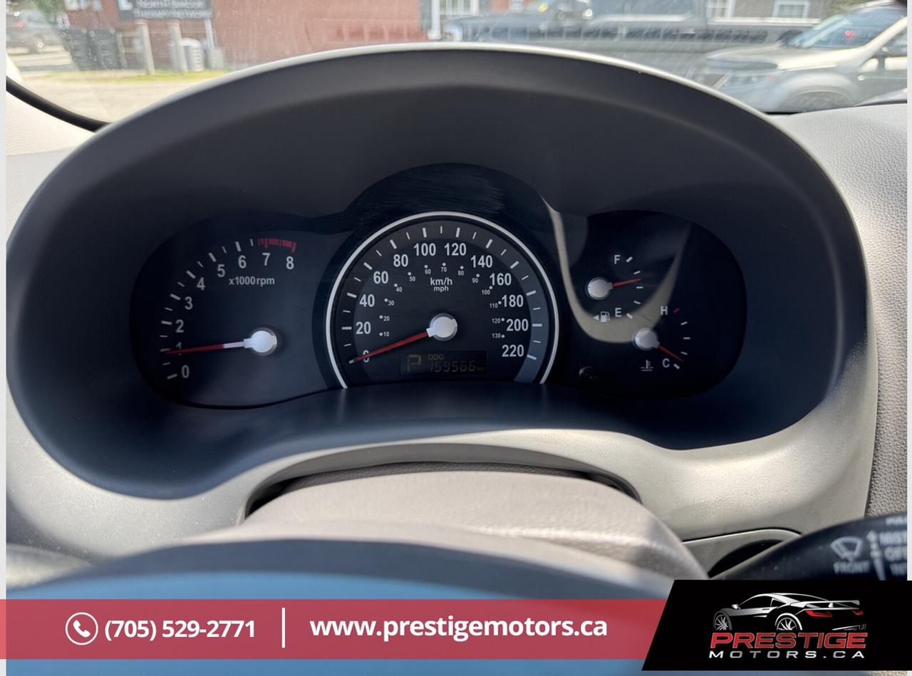 2012 Kia Sedona LX Photo