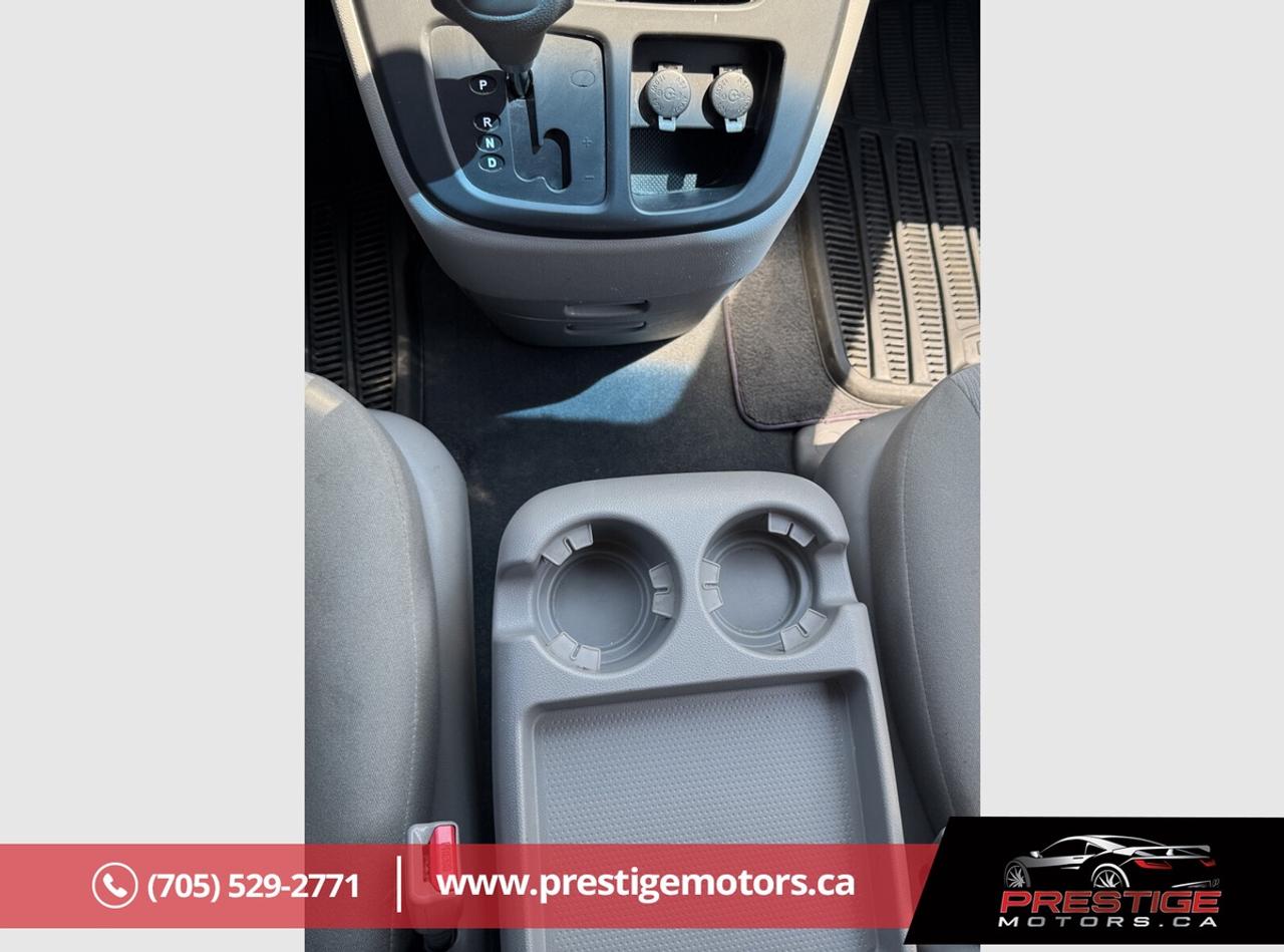 2012 Kia Sedona LX Photo