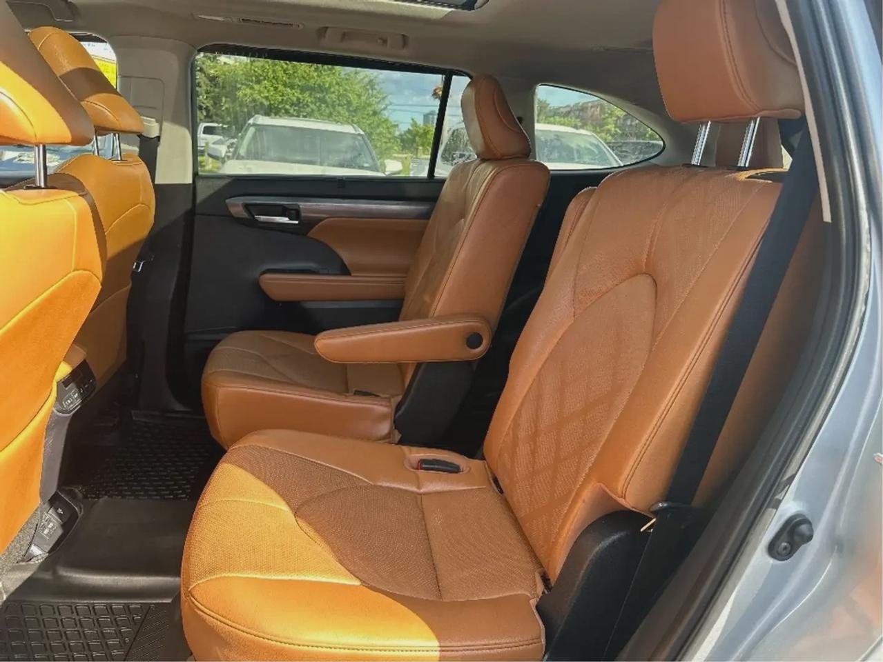 2021 Toyota Highlander LIMITED  Photo