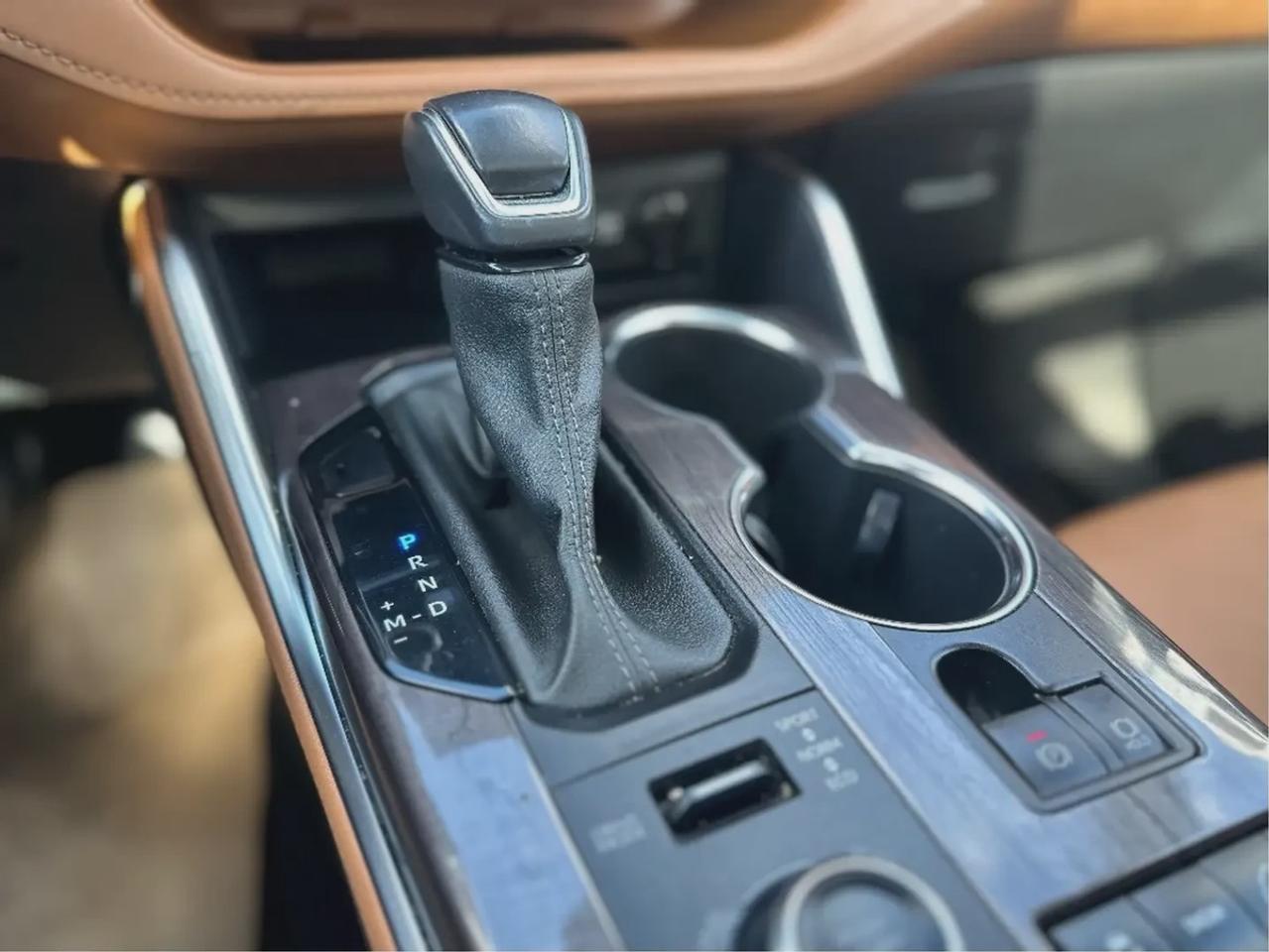 2021 Toyota Highlander LIMITED  Photo