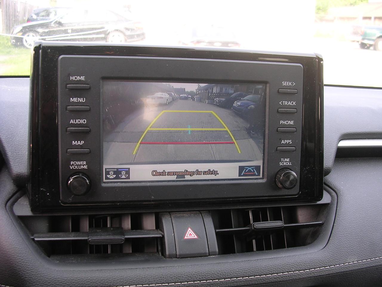 2021 Toyota RAV4 LE AWD Photo