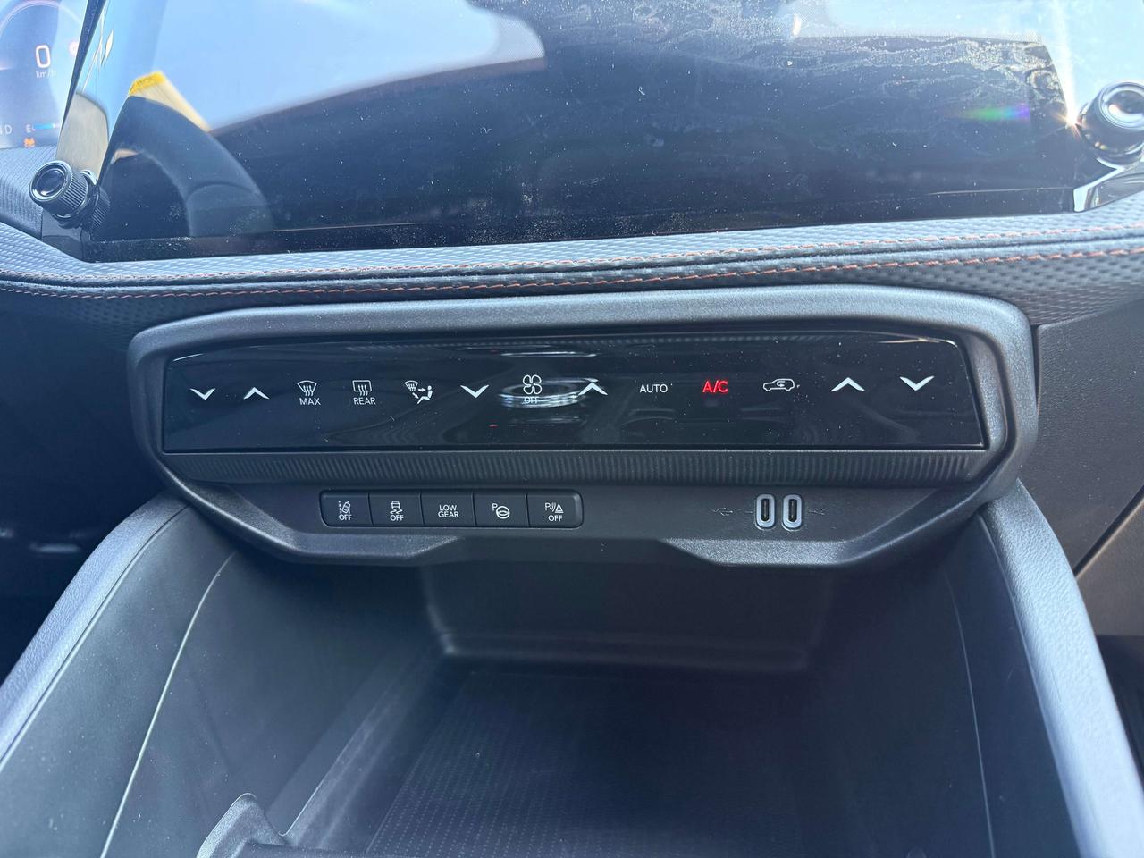 2026 Jeep Cherokee Overland 4X4 - Pano roof - Alpine sound Photo