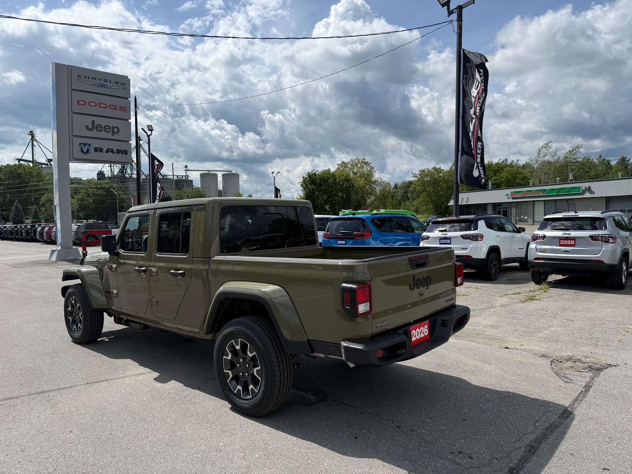 2026 Jeep Gladiator Sahara 4X4 Photo